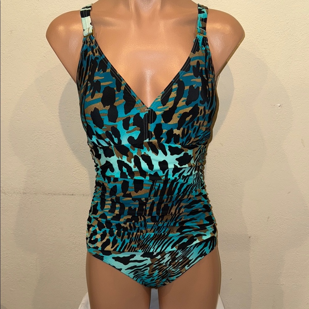 Be Creative one piece swimsuit 8 D cup